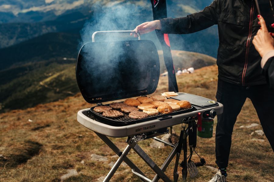 Гриль газовый Weber Traveler LP Stealth, черный